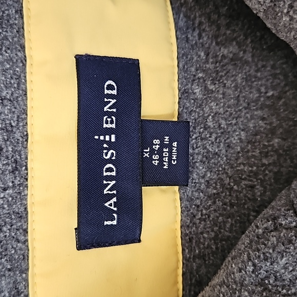 Lands' End Men's Classic Squall Winter Jacket - Picture 2 of 5